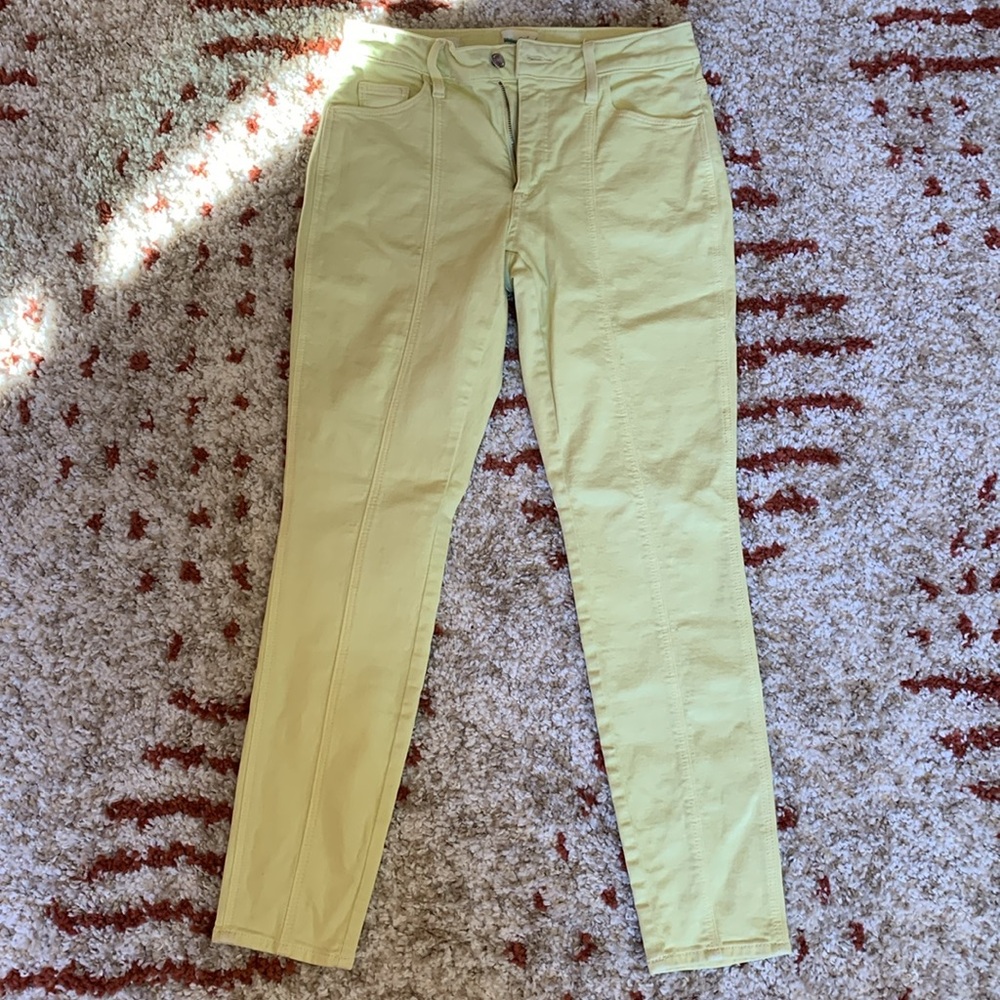 Women’s Junior’s Universal Thread Pastel High Rise Waisted Yellow Denim Jeans